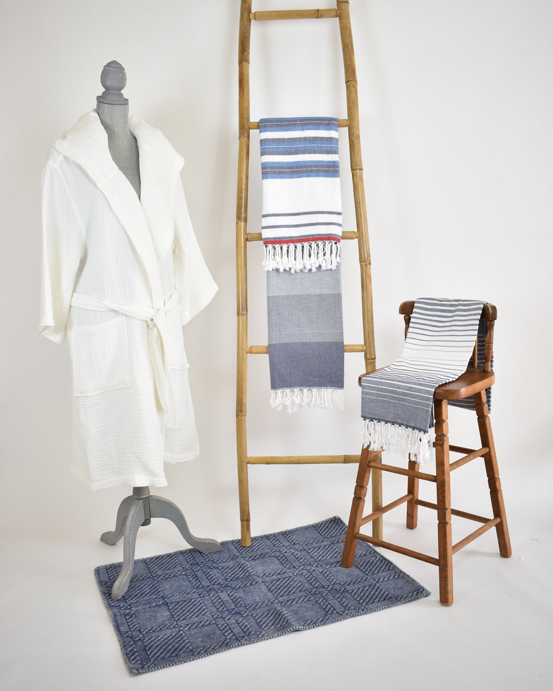 Navy Bath Towel – Ton-Sur-Ton – Home Antiochia Collection