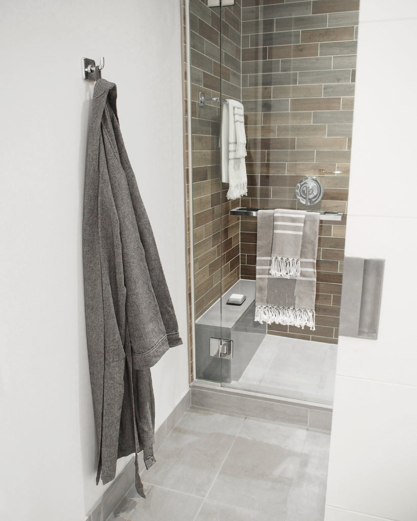 Grey Bath Towel – Antiochia Collection