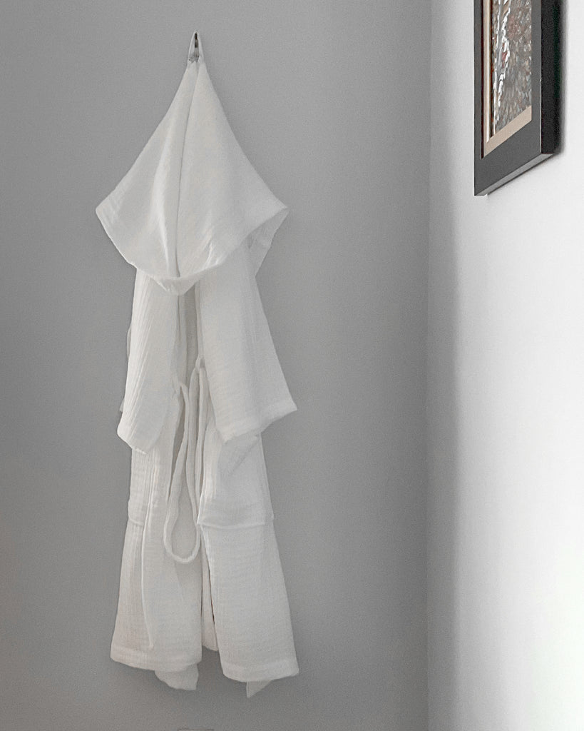 Muslin Hooded Bathrobe – White